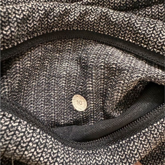 Lululemon Speed Up size 10 - Picture 2 of 3